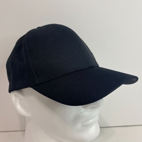 Under Armour Snapback Hat Black Embroidered Logo on Black Womens Cap NWoT - Picture 2 of 9